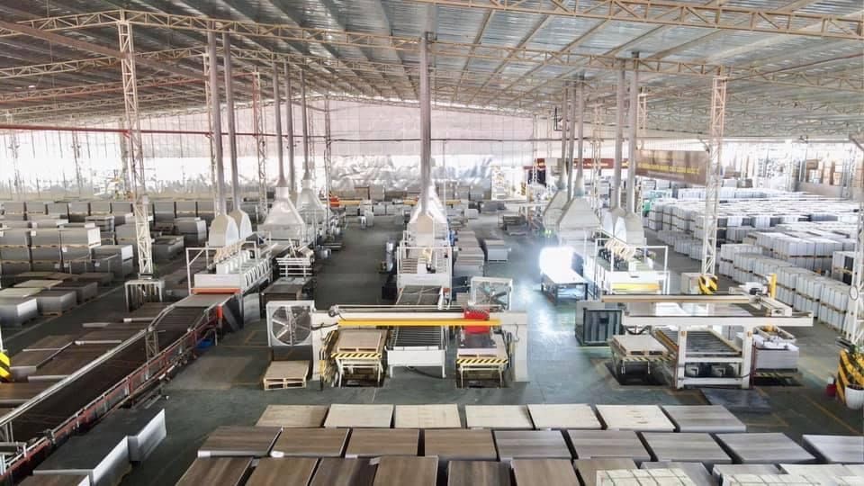 Automatic UV Spray Coating Machine Installation